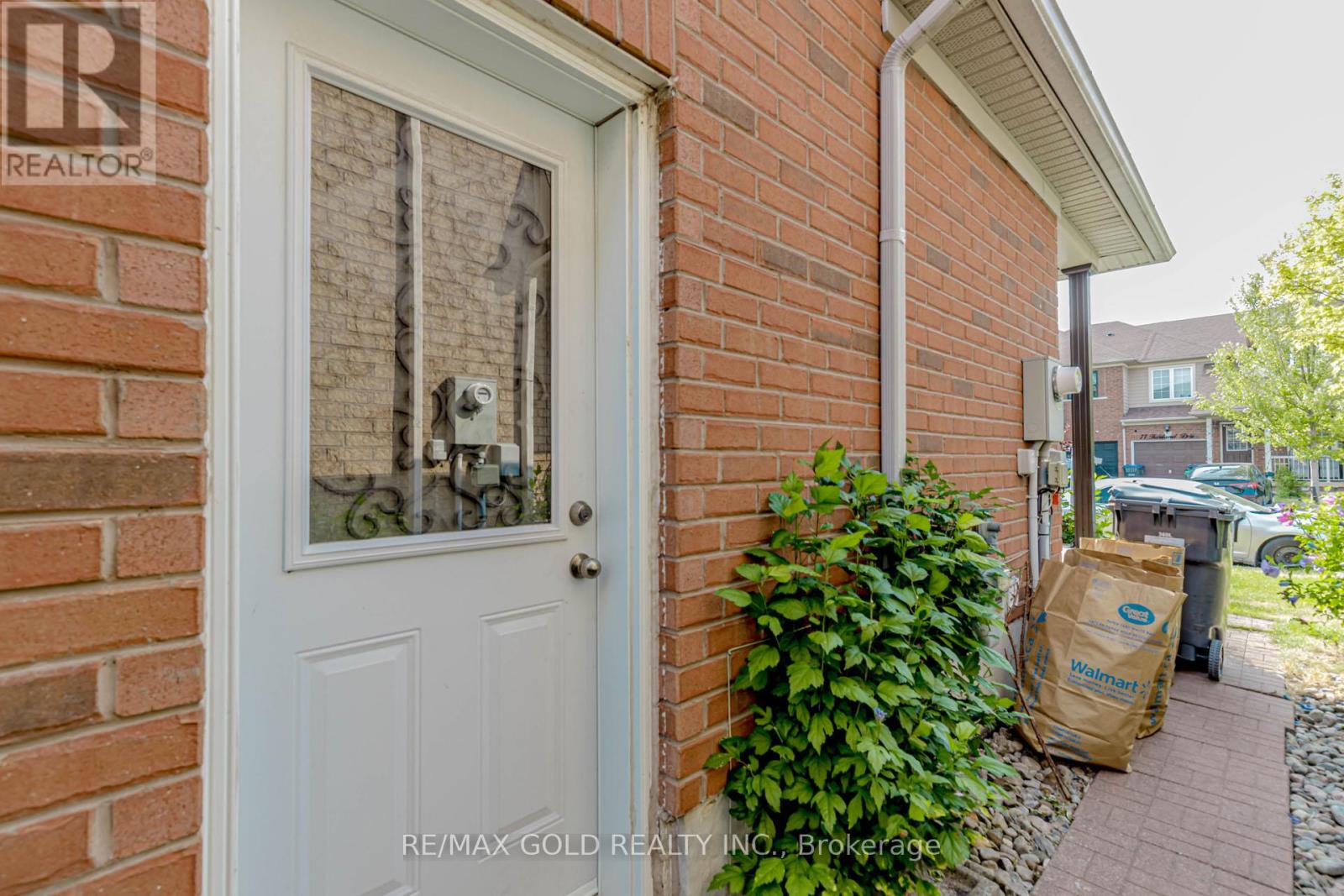 90 Tideland Drive, Brampton, Ontario  L7A 2V8 - Photo 25 - W12333107