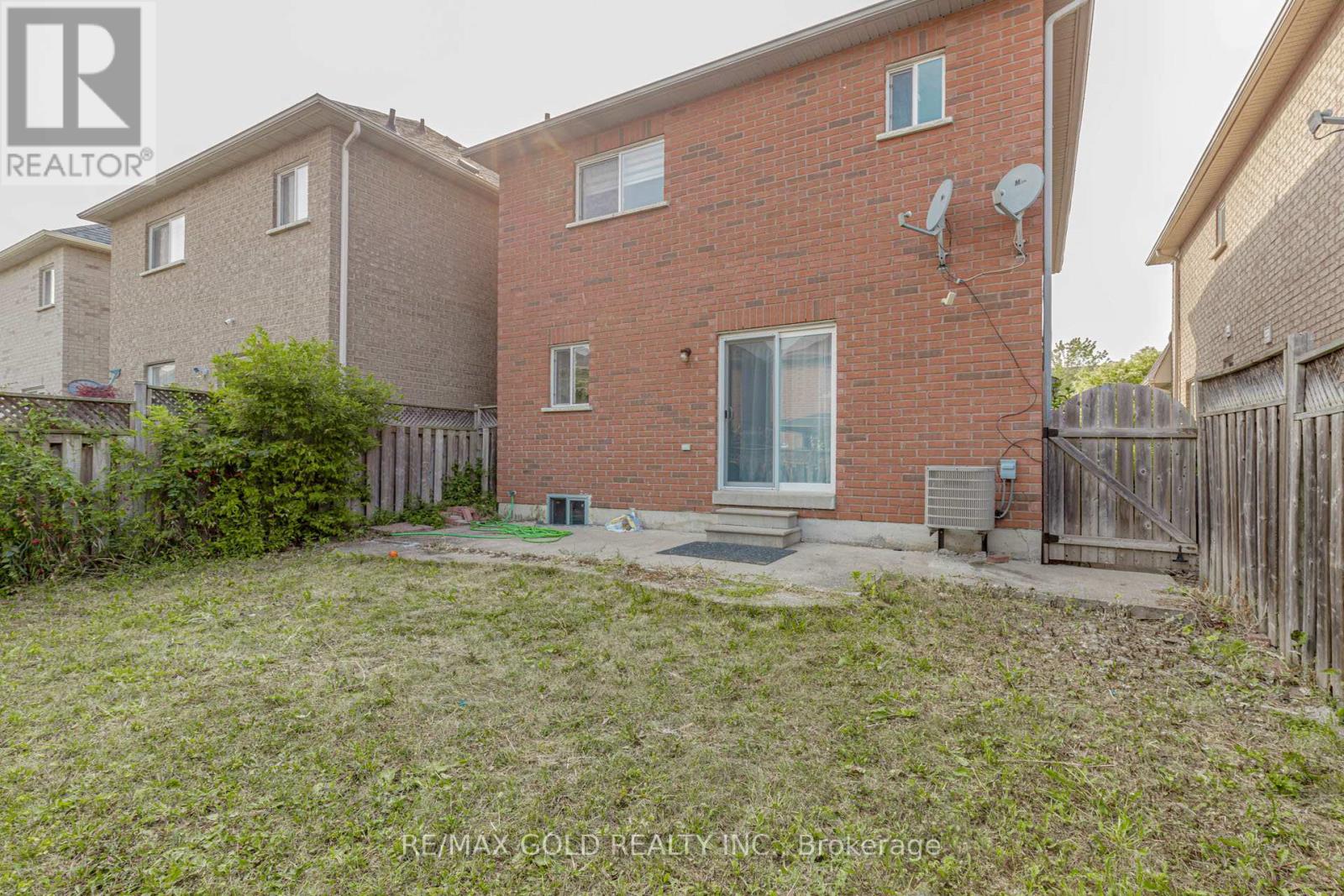 90 Tideland Drive, Brampton, Ontario  L7A 2V8 - Photo 28 - W12333107