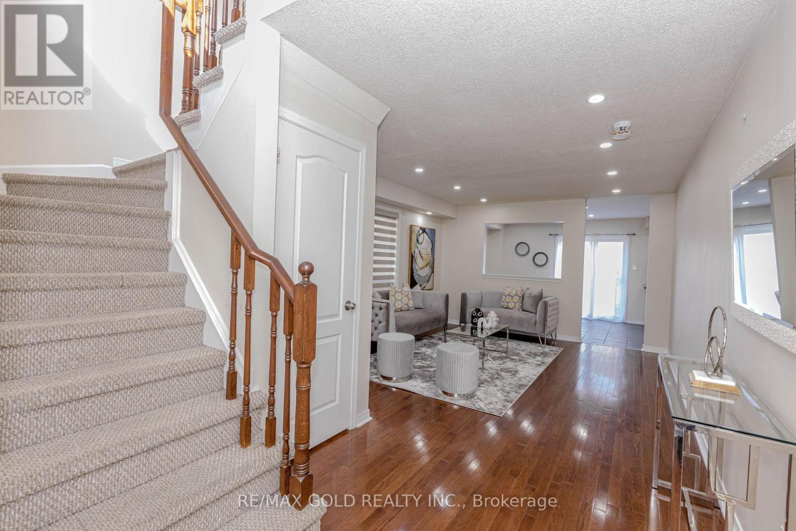 90 Tideland Drive, Brampton, Ontario  L7A 2V8 - Photo 3 - W12333107