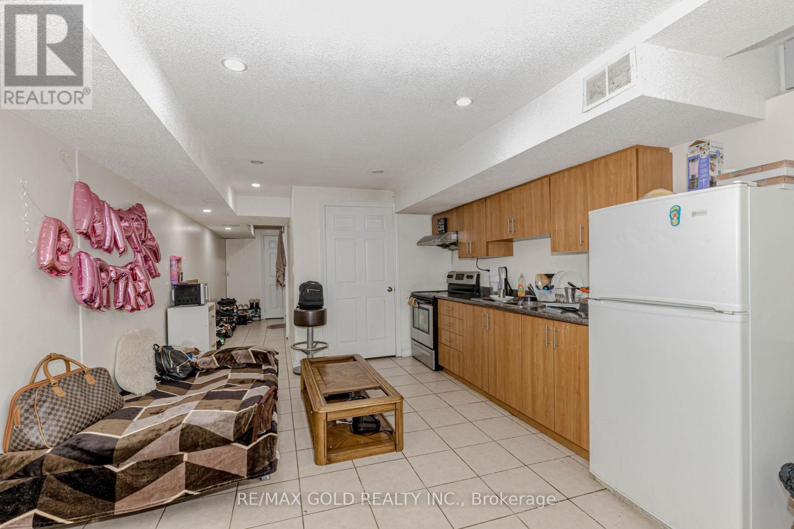 90 Tideland Drive, Brampton, Ontario  L7A 2V8 - Photo 30 - W12333107