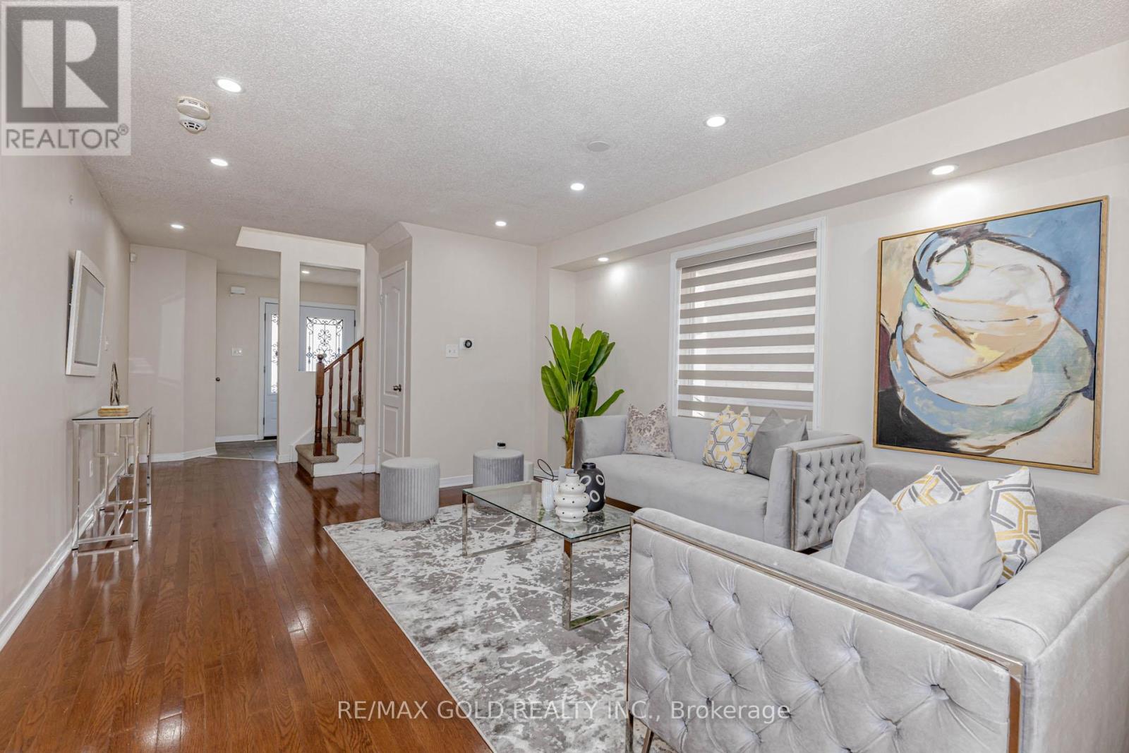 90 Tideland Drive, Brampton, Ontario  L7A 2V8 - Photo 7 - W12333107