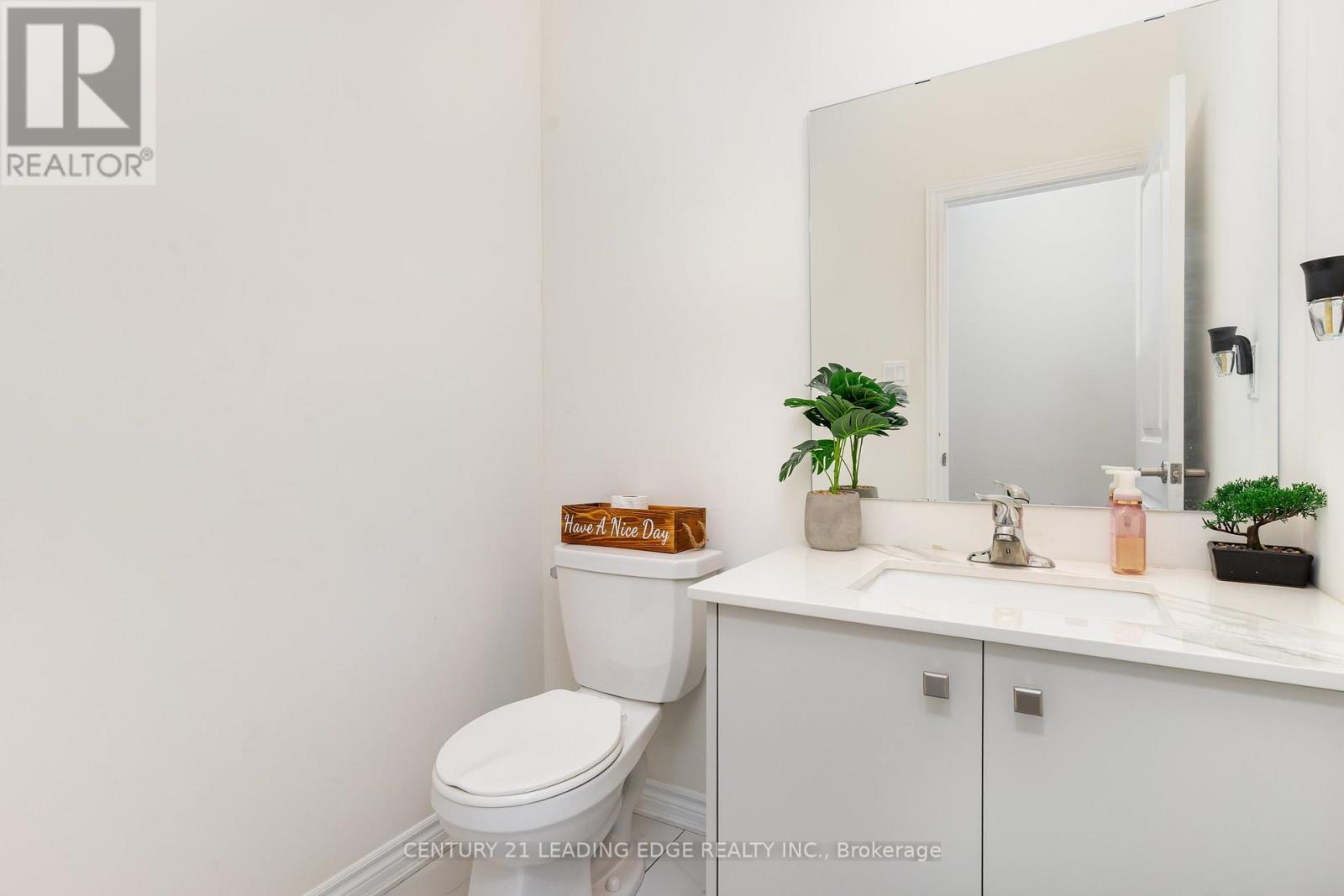 35 Petch Avenue, Caledon, Ontario  L7C 4J7 - Photo 11 - W12333123