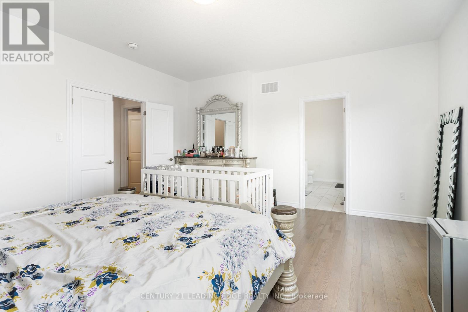 35 Petch Avenue, Caledon, Ontario  L7C 4J7 - Photo 13 - W12333123