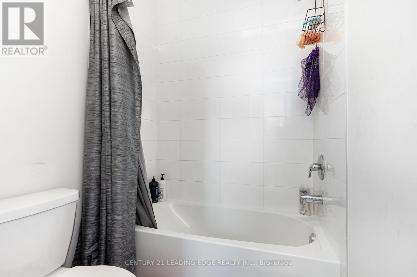 35 Petch Avenue, Caledon, Ontario  L7C 4J7 - Photo 18 - W12333123