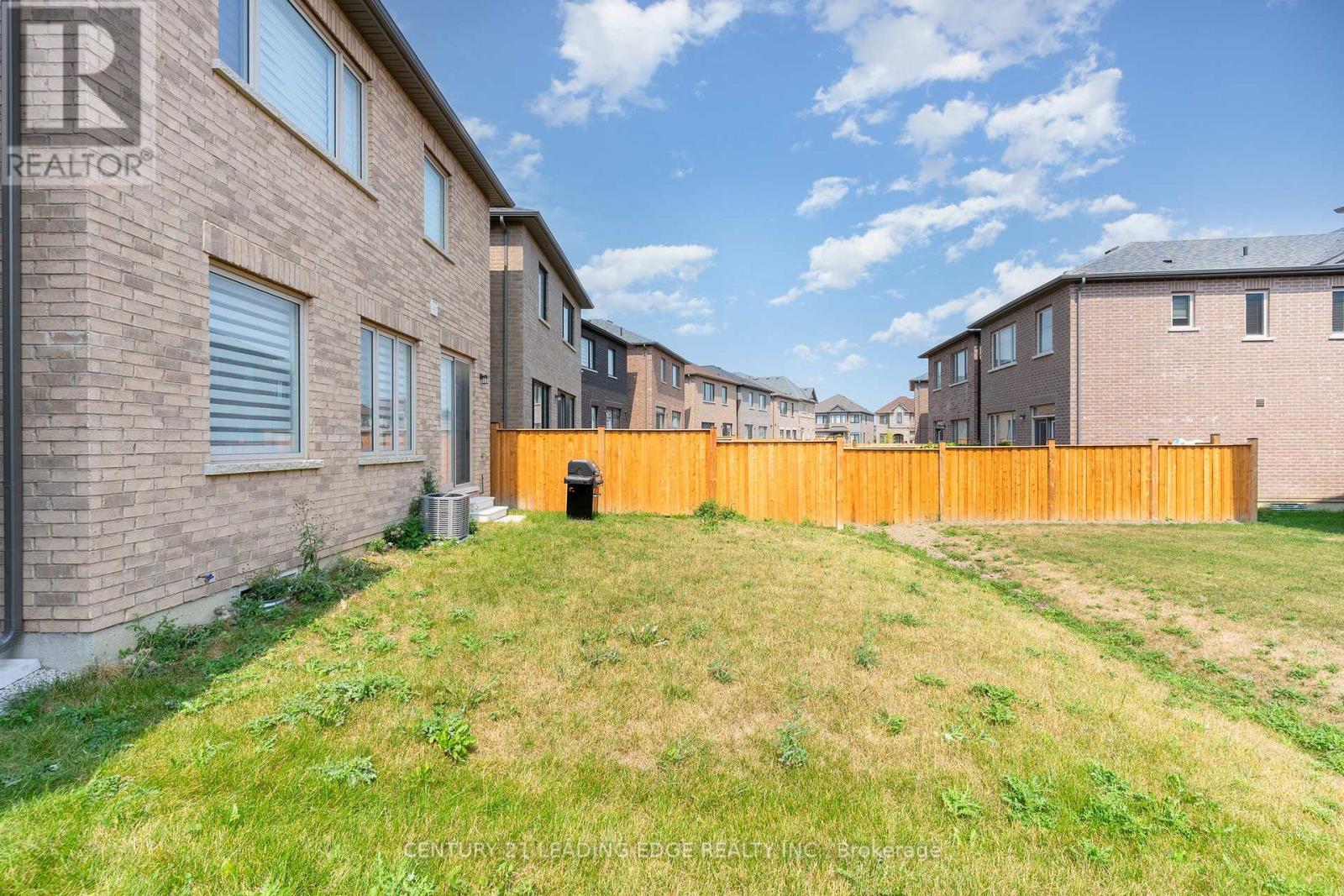 35 Petch Avenue, Caledon, Ontario  L7C 4J7 - Photo 33 - W12333123