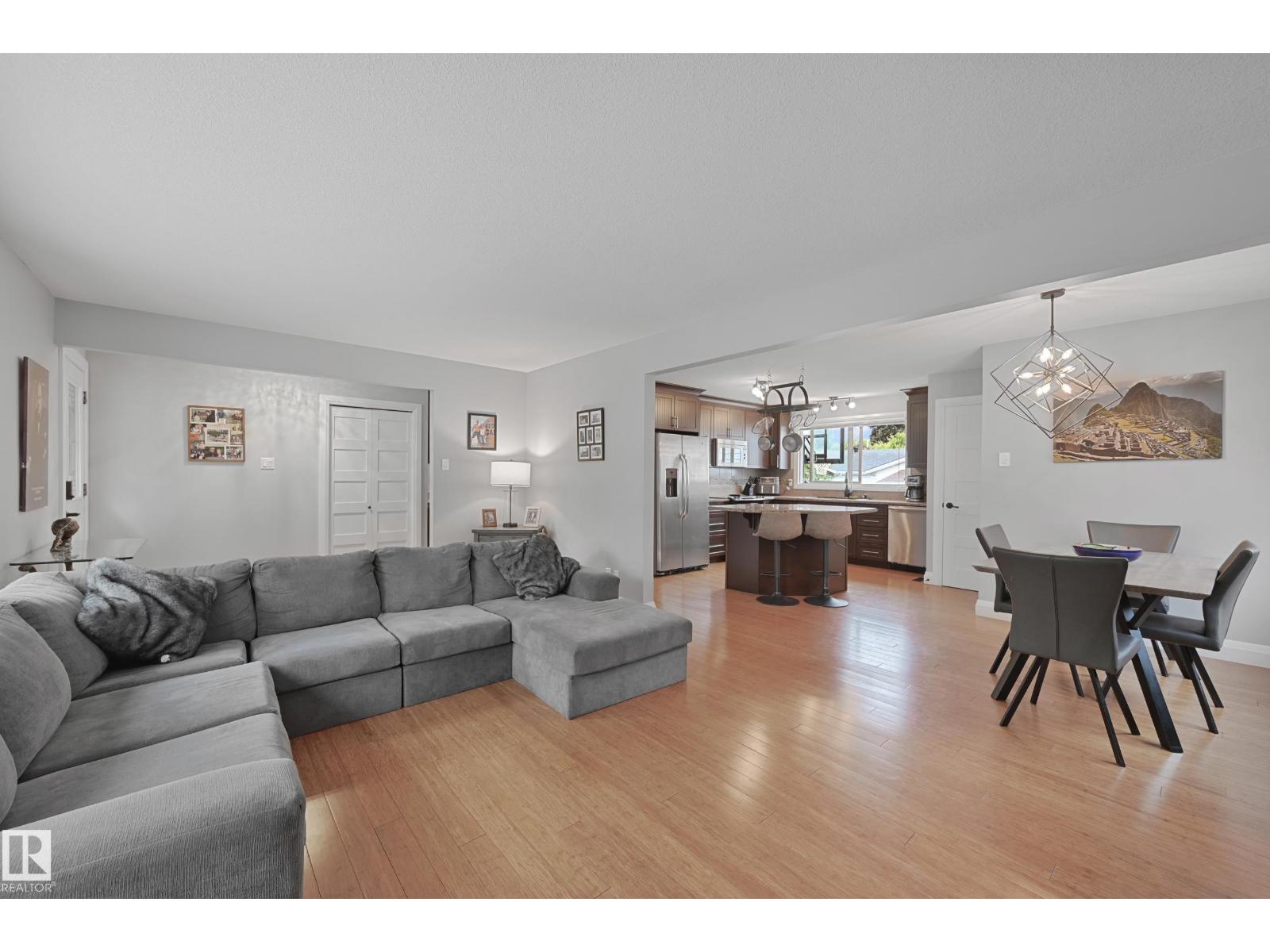 Property at 69 LAMBERT CR image 2