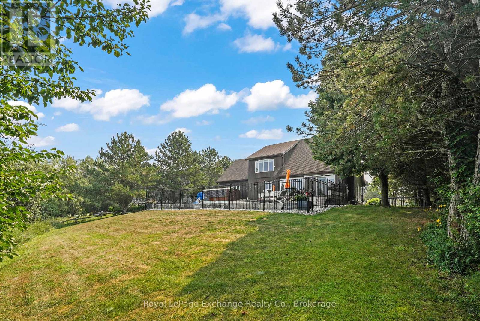 810 Troy's Trail, Huron-Kinloss, Ontario  N2Z 0C1 - Photo 32 - X12330831