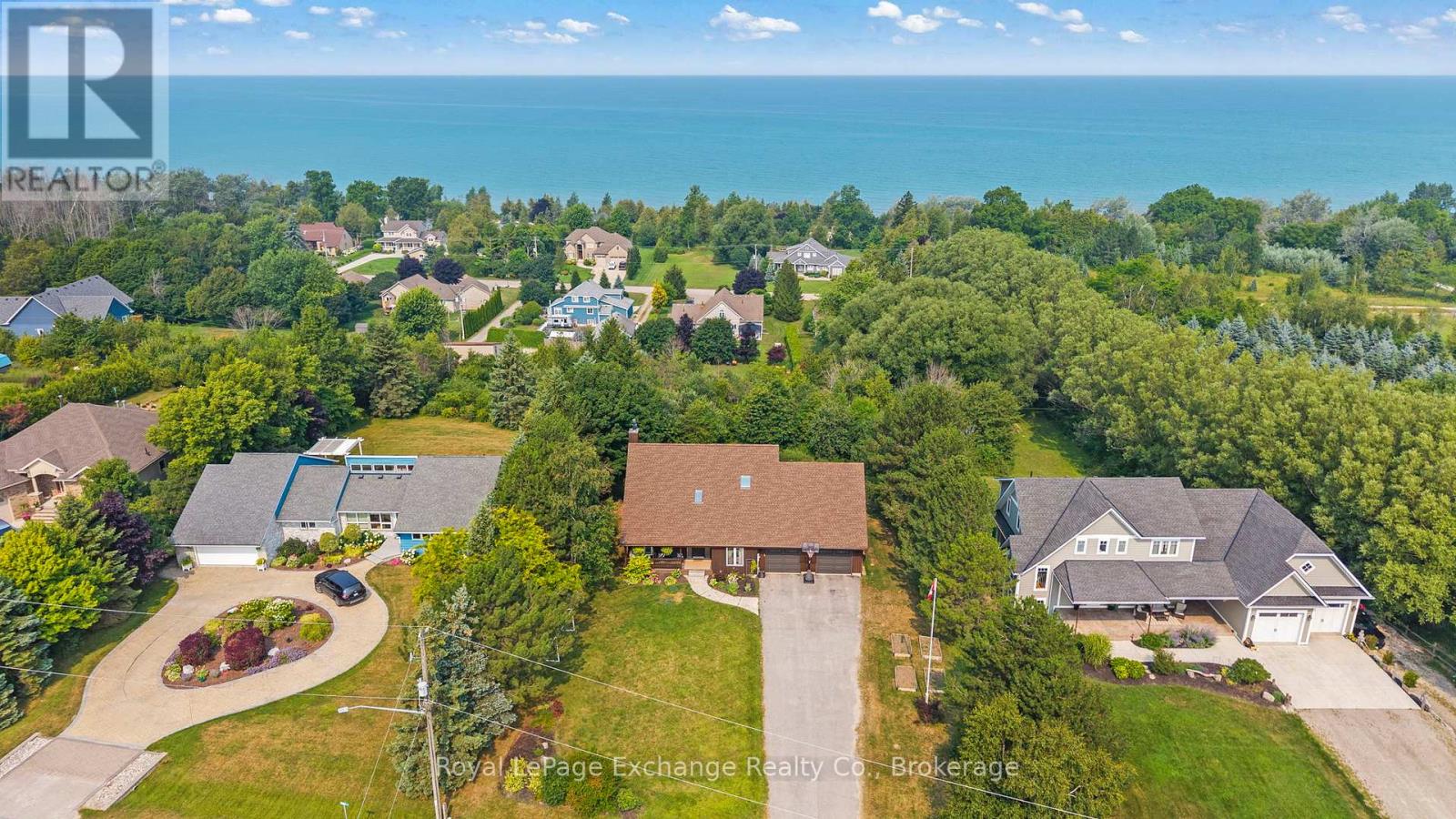 810 Troy's Trail, Huron-Kinloss, Ontario  N2Z 0C1 - Photo 36 - X12330831