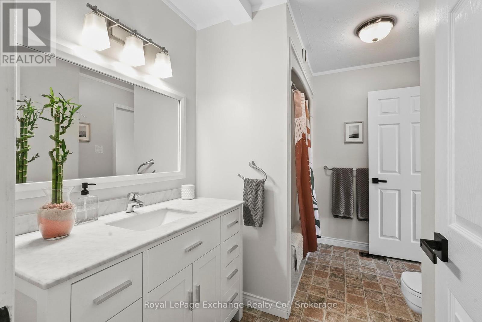 810 Troy's Trail, Huron-Kinloss, Ontario  N2Z 0C1 - Photo 8 - X12330831