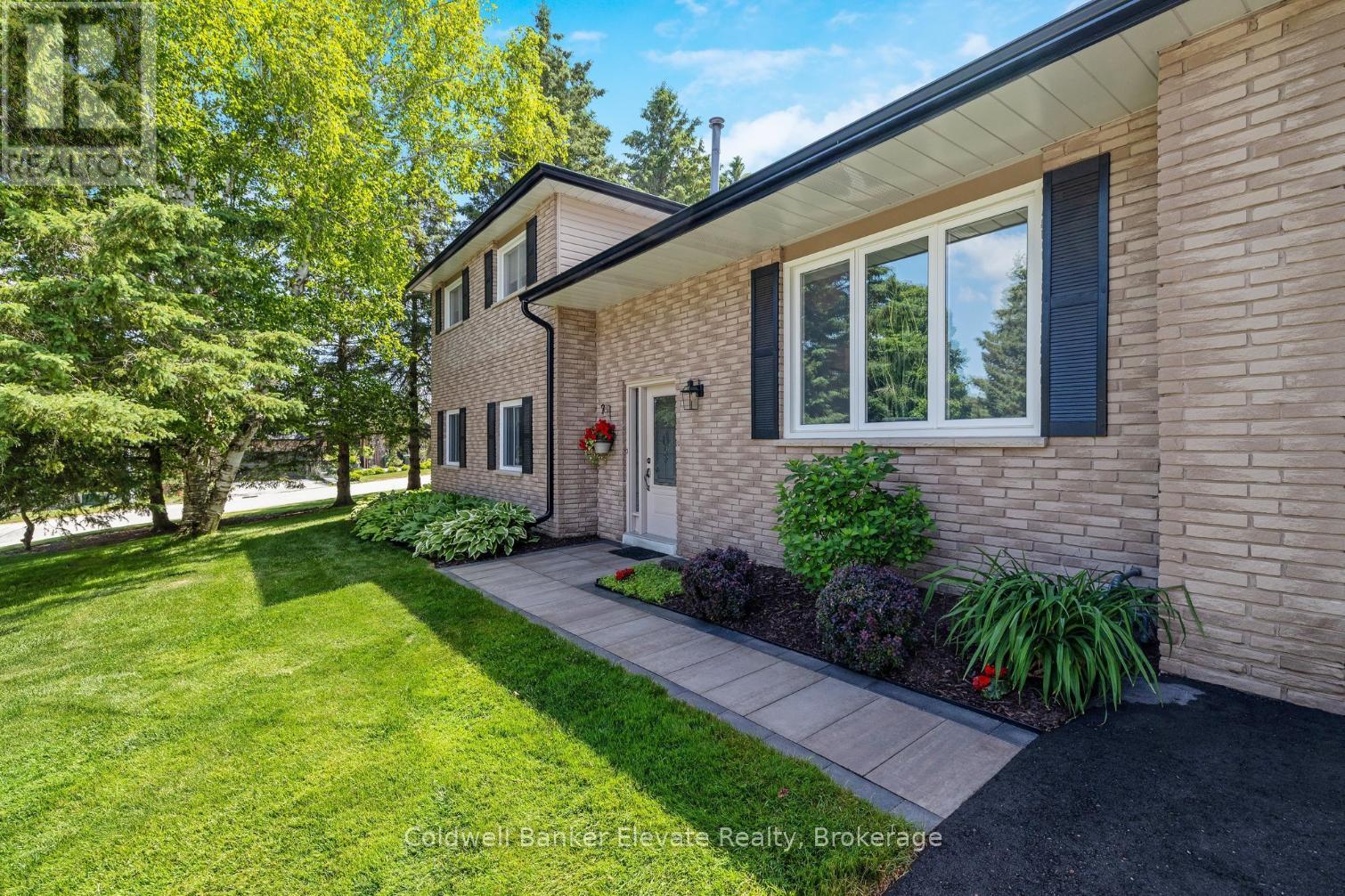 Property at 19 WESLEY CRESCENT image 4