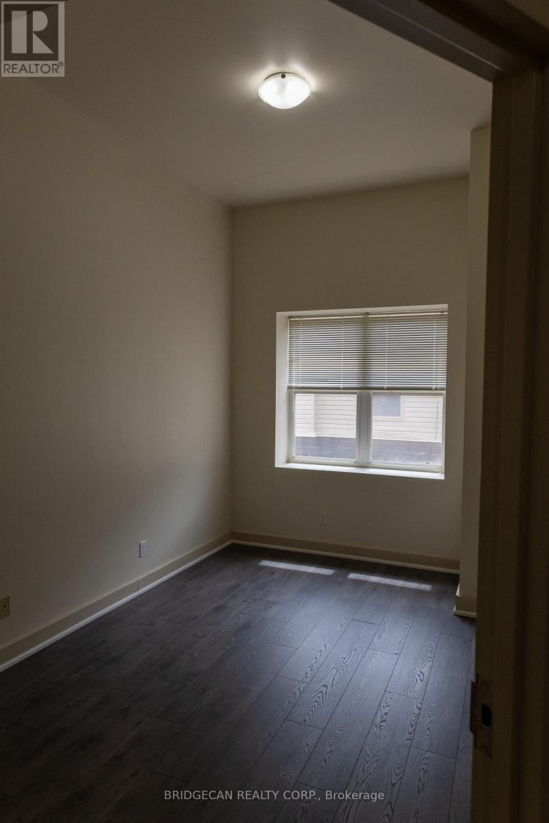 365 Colborne Street, Brantford, Ontario  N3S 3N2 - Photo 24 - X12332978