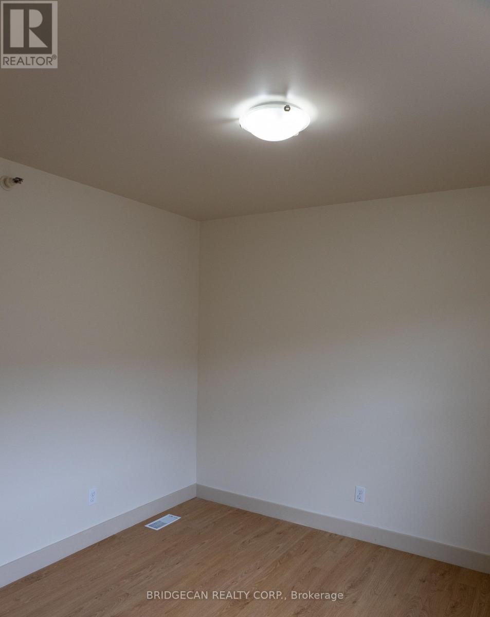 365 Colborne Street, Brantford, Ontario  N3S 3N2 - Photo 27 - X12332978