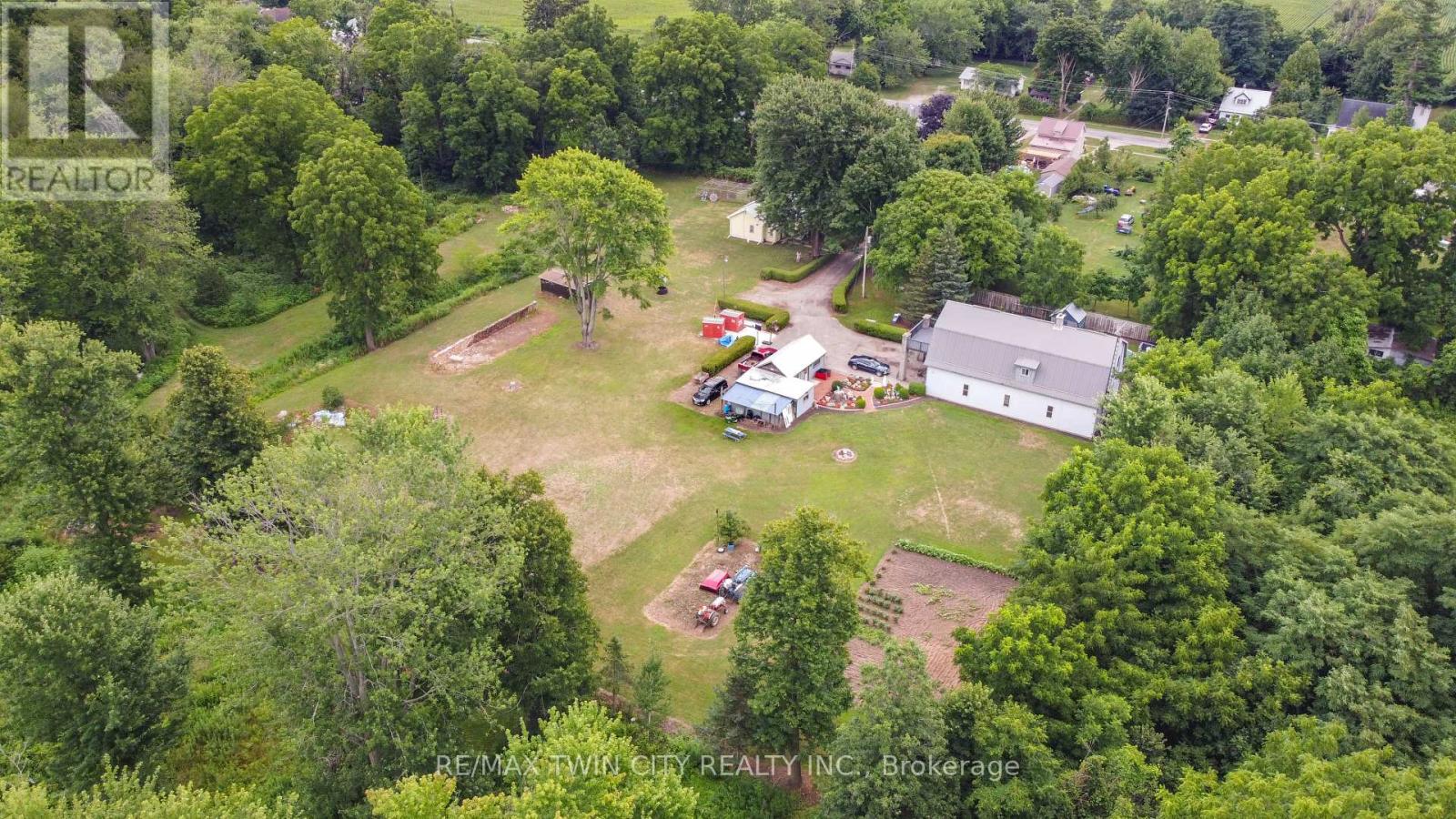 141 Queen Street, Norfolk, Ontario  N0E 1P0 - Photo 2 - X12333027