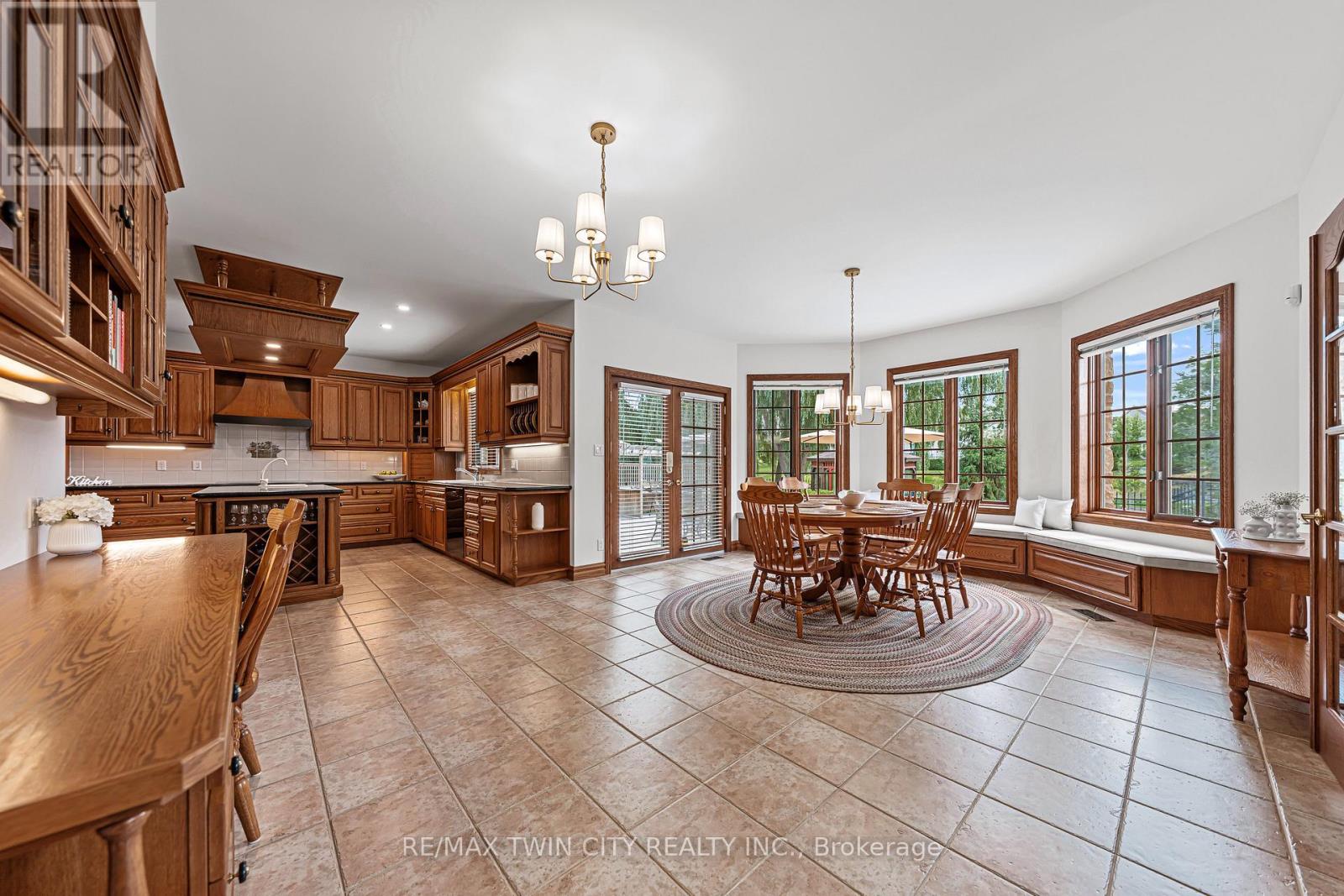 375 River Oak Place, Waterloo, Ontario  N2K 3N8 - Photo 11 - X12333040