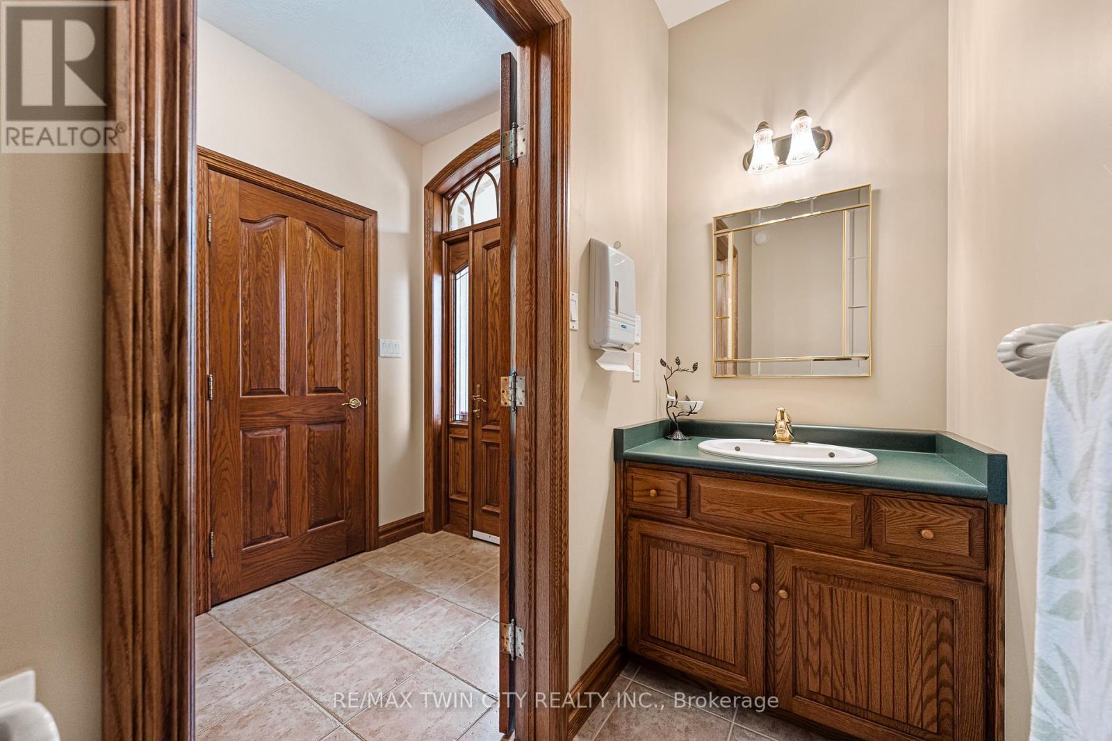 375 River Oak Place, Waterloo, Ontario  N2K 3N8 - Photo 21 - X12333040