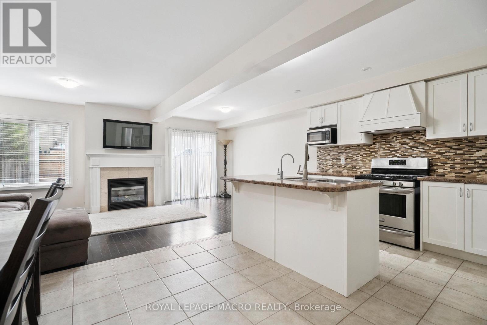 29 Trafalgar Drive, Hamilton (Stoney Creek), Ontario  L8J 0E2 - Photo 12 - X12333125