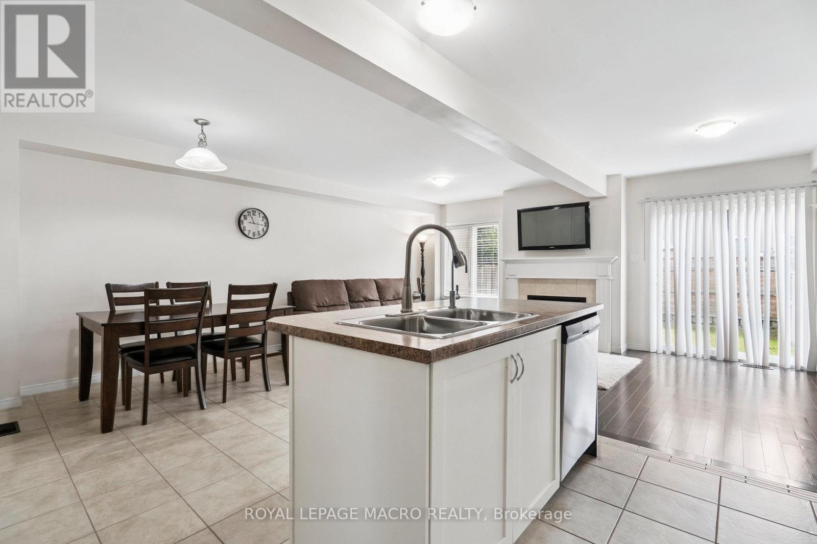 29 Trafalgar Drive, Hamilton (Stoney Creek), Ontario  L8J 0E2 - Photo 18 - X12333125