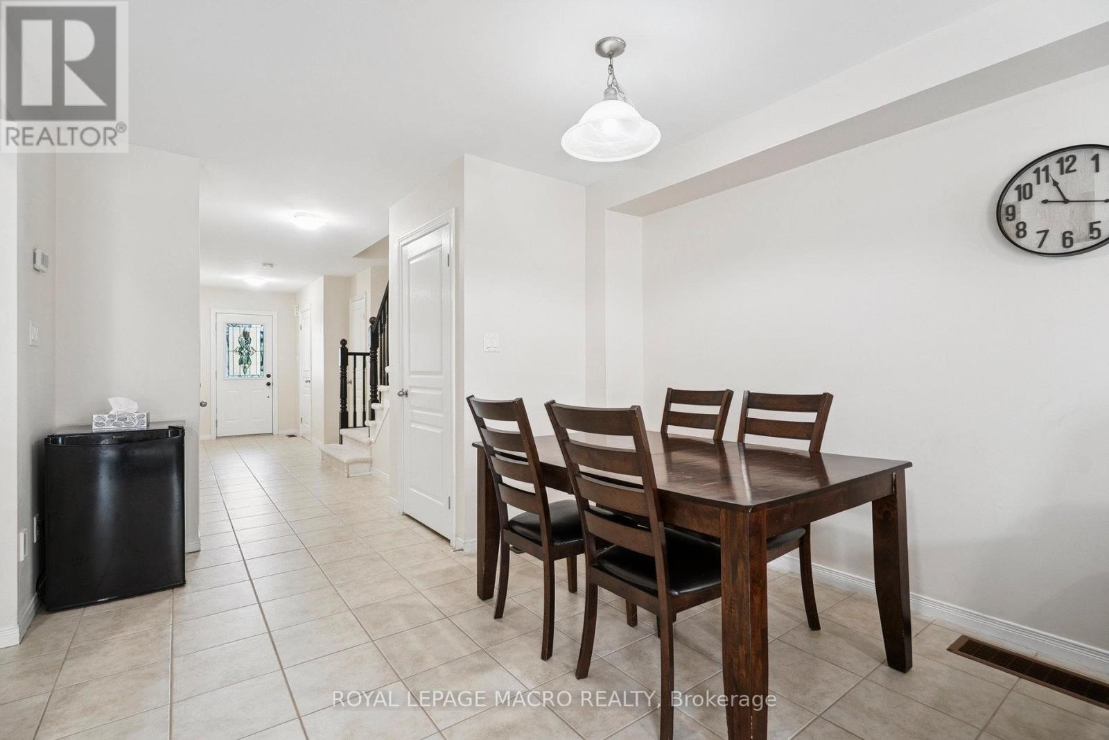 29 Trafalgar Drive, Hamilton (Stoney Creek), Ontario  L8J 0E2 - Photo 19 - X12333125