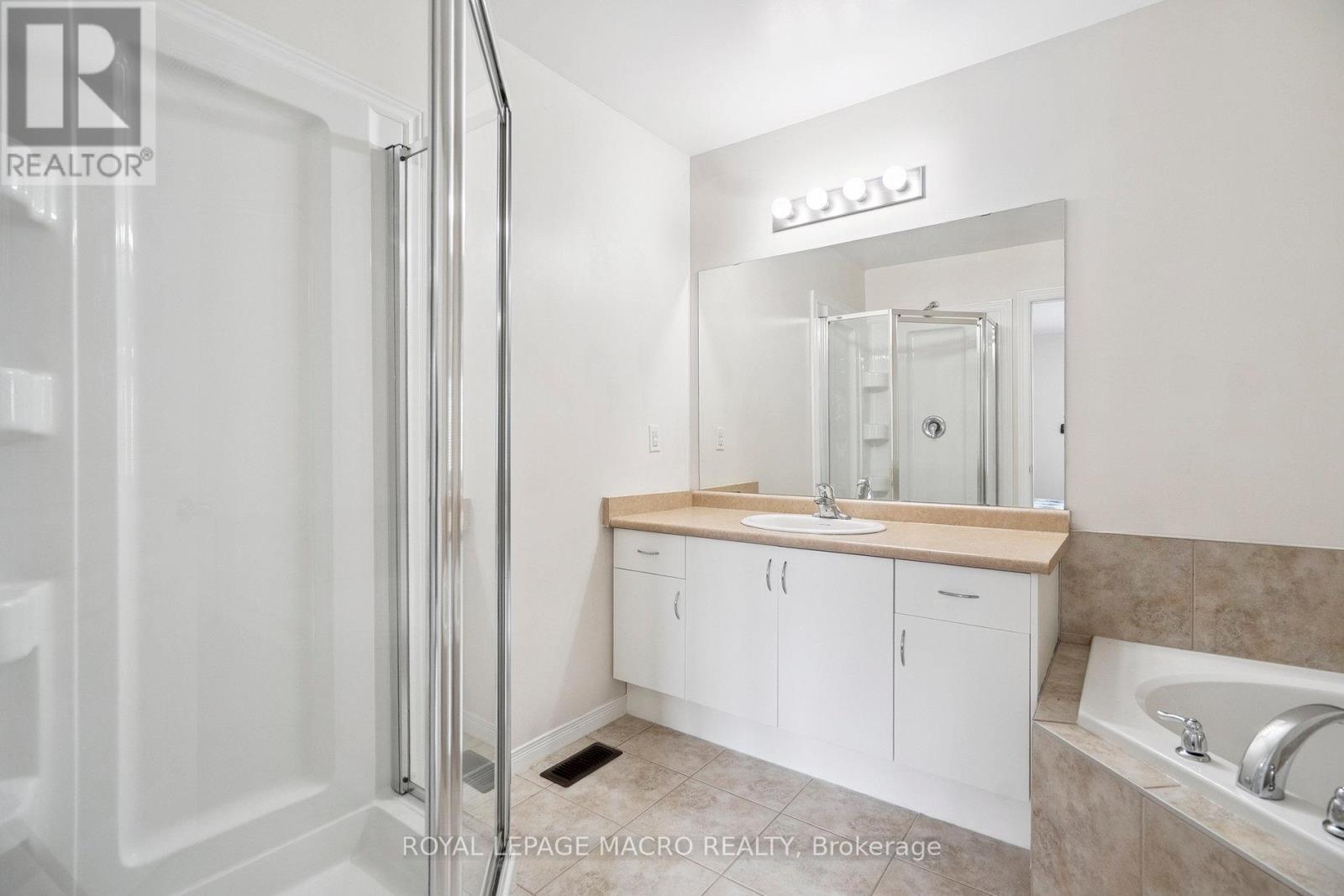 29 Trafalgar Drive, Hamilton (Stoney Creek), Ontario  L8J 0E2 - Photo 22 - X12333125