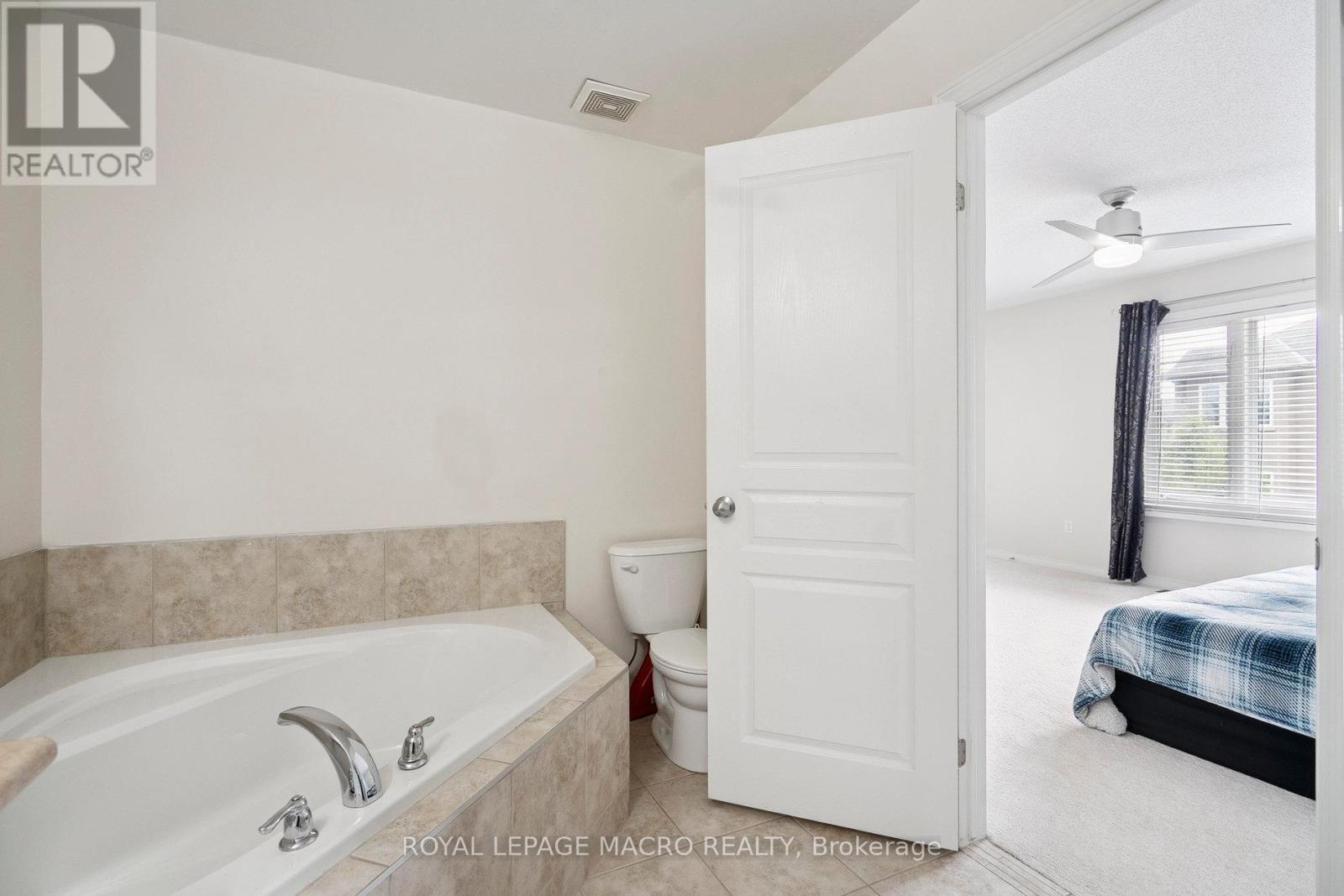 29 Trafalgar Drive, Hamilton (Stoney Creek), Ontario  L8J 0E2 - Photo 23 - X12333125