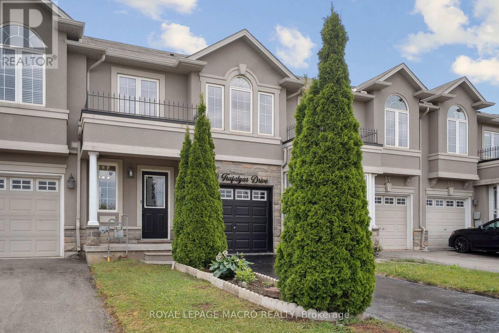 29 Trafalgar Drive, Hamilton (Stoney Creek), Ontario  L8J 0E2 - Photo 4 - X12333125