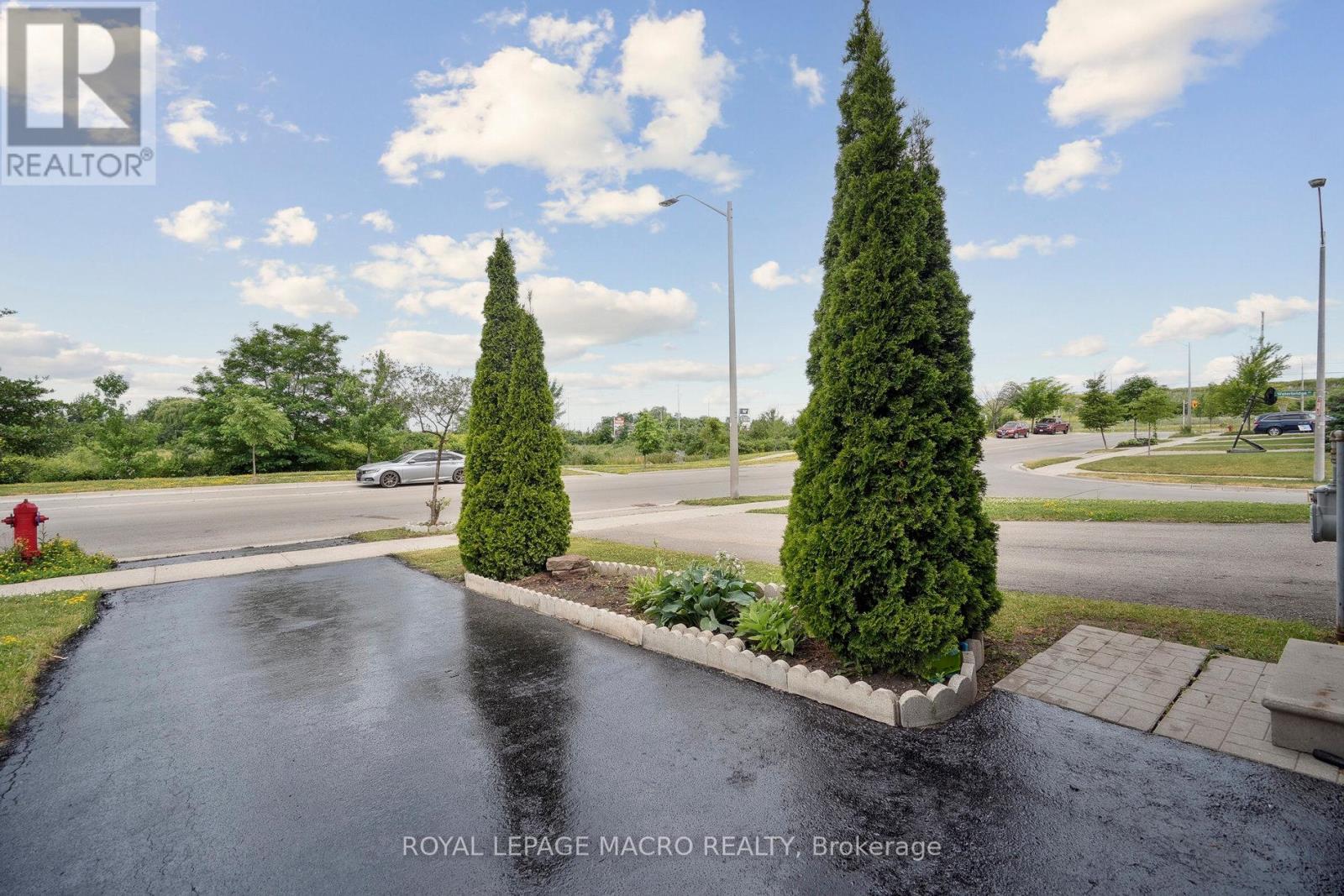 29 Trafalgar Drive, Hamilton (Stoney Creek), Ontario  L8J 0E2 - Photo 5 - X12333125