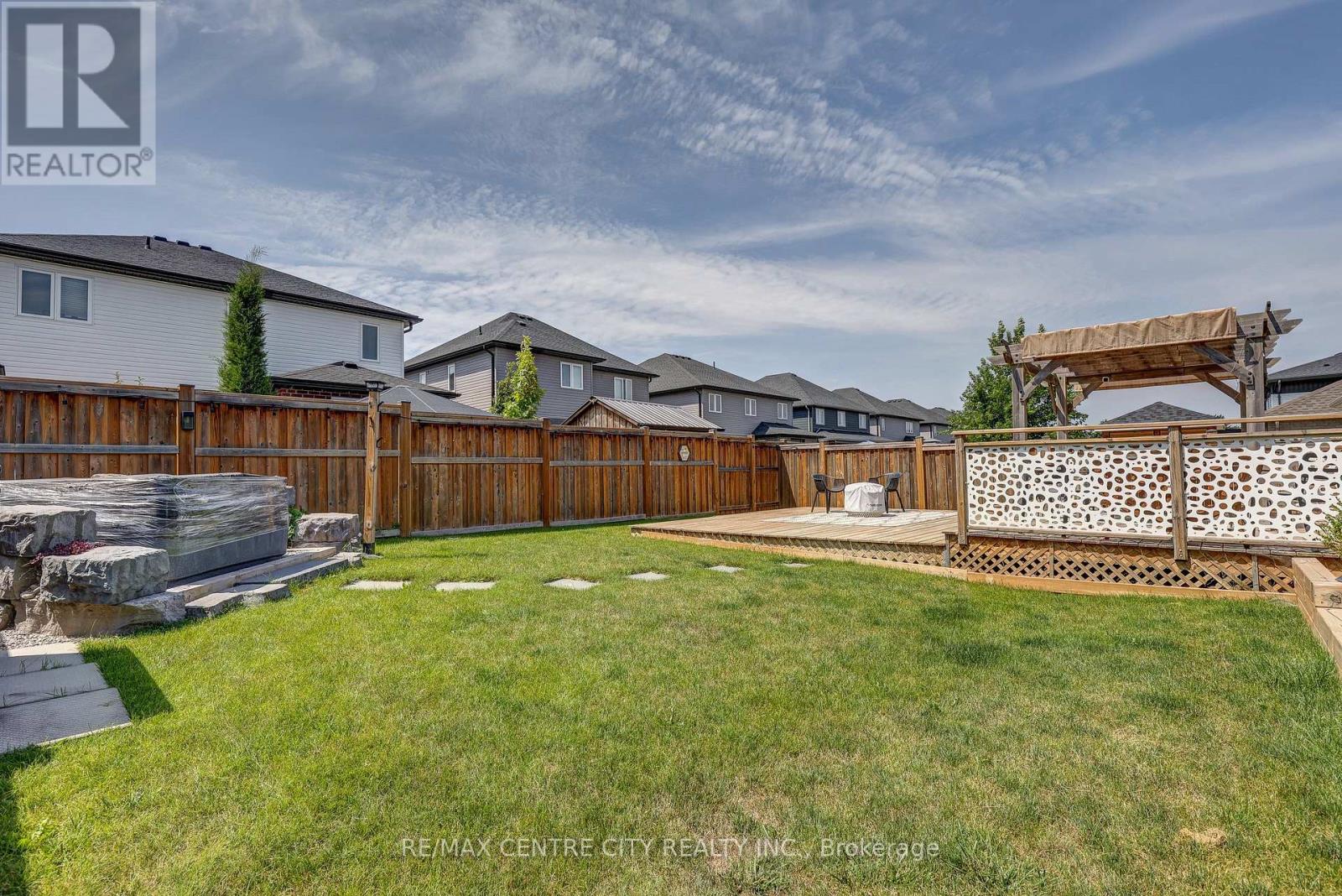 41 Honey Bend, St. Thomas, Ontario  N5P 3S6 - Photo 47 - X12333382