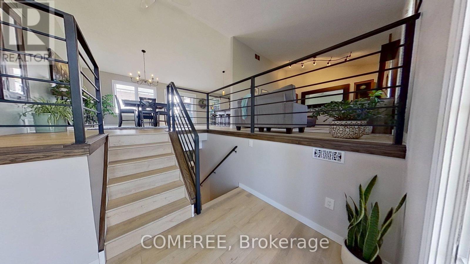 1 Starlight Lane, Thames Centre, Ontario  N0L 1G5 - Photo 8 - X12333217