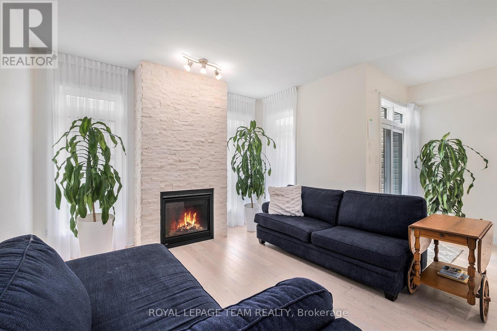 574 Triangle Street, Ottawa, Ontario  K2V 0M1 - Photo 14 - X12333352