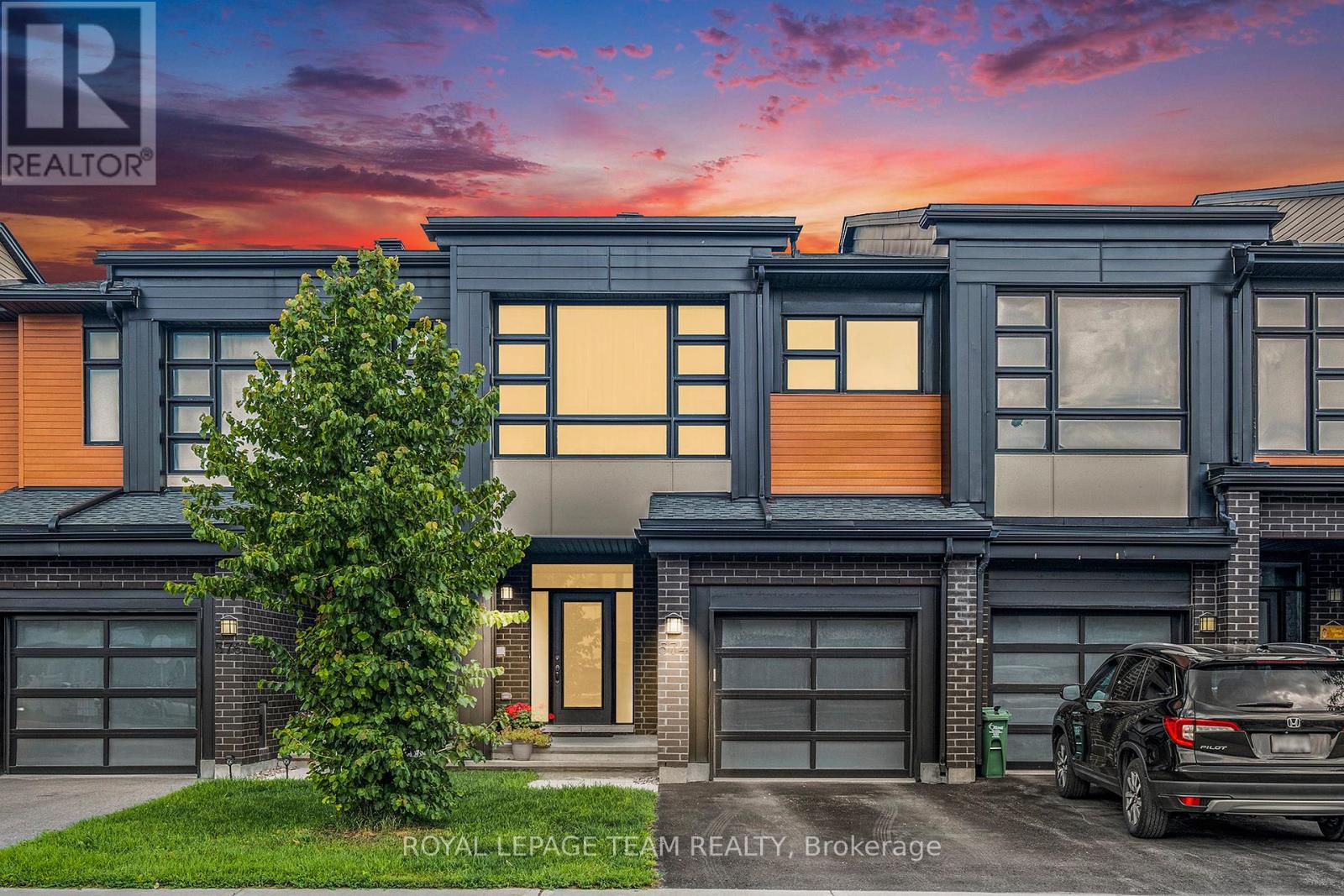 574 Triangle Street, Ottawa, Ontario  K2V 0M1 - Photo 2 - X12333352