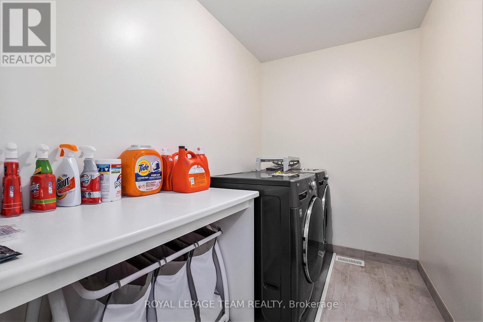574 Triangle Street, Ottawa, Ontario  K2V 0M1 - Photo 20 - X12333352