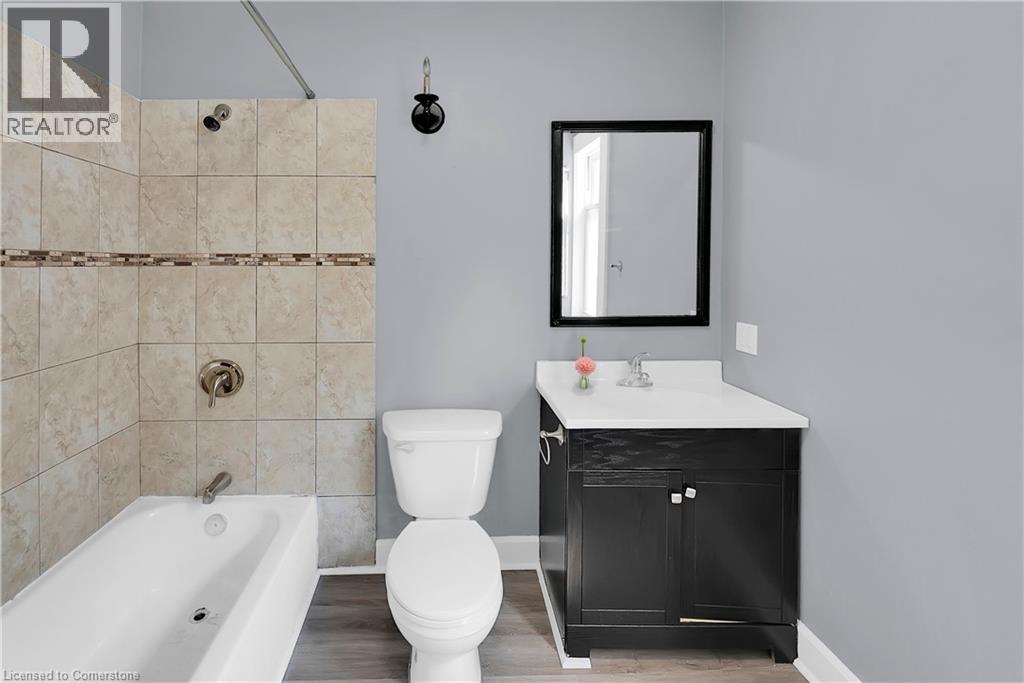 68 Henry Street, St. Catharines, Ontario  L2R 5V2 - Photo 11 - 40758636