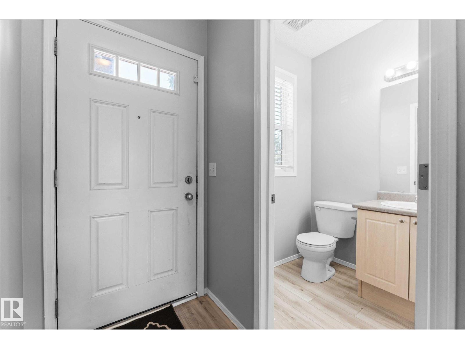 Property at 32 NEVIS CL image 2