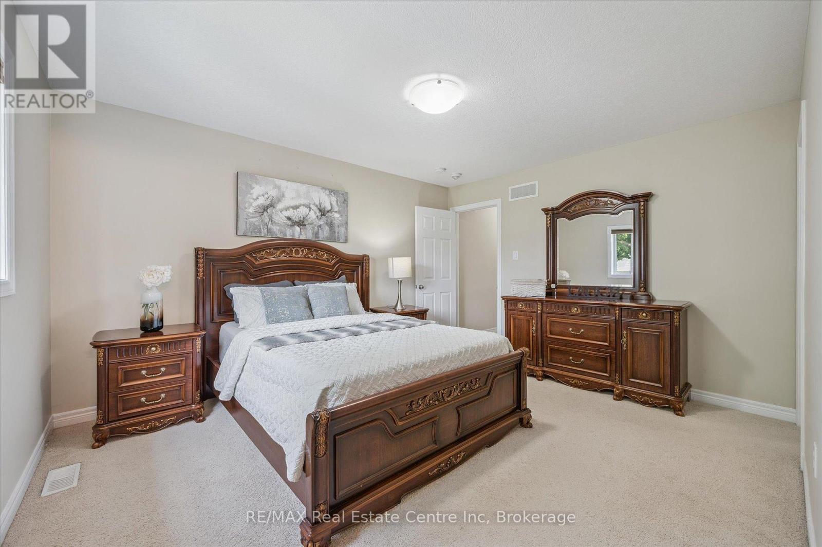 23 Ambrous Crescent, Guelph, Ontario  N1G 0G1 - Photo 11 - X12333260