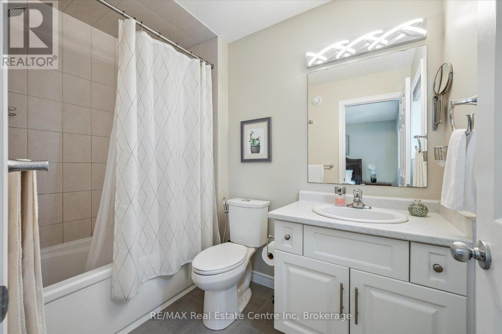 23 Ambrous Crescent, Guelph, Ontario  N1G 0G1 - Photo 12 - X12333260