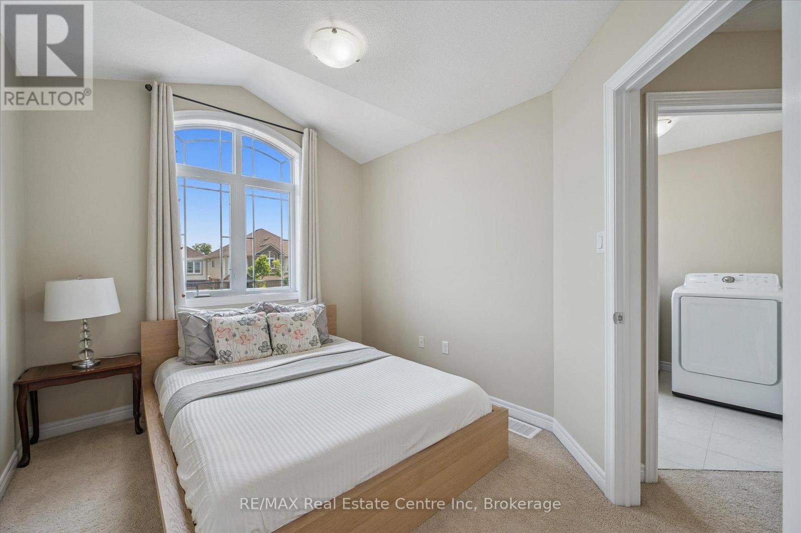 23 Ambrous Crescent, Guelph, Ontario  N1G 0G1 - Photo 13 - X12333260