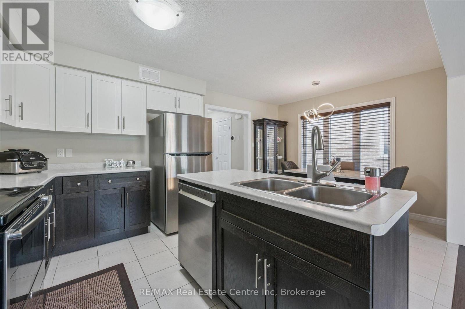 Property at 23 AMBROUS CRESCENT image 4