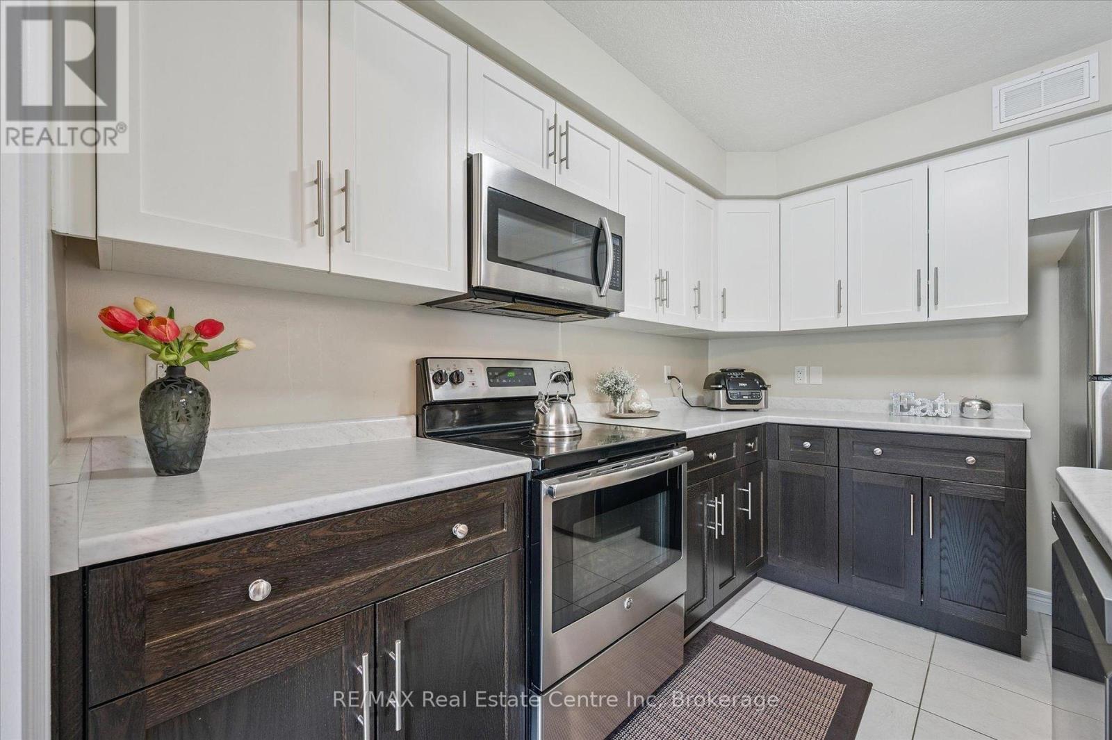 Property at 23 AMBROUS CRESCENT image 5