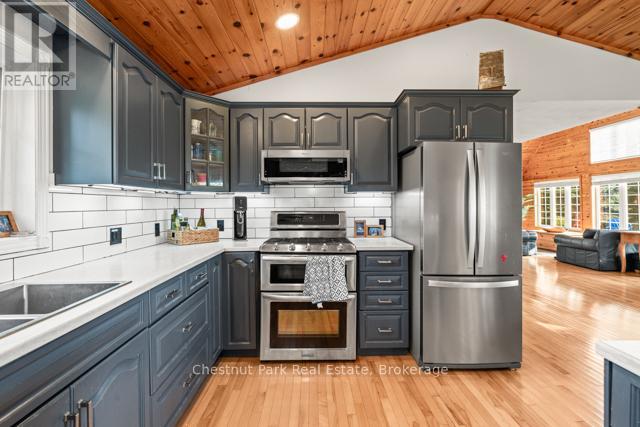 82 Seelys Road, Huntsville, Ontario  P1H 2J3 - Photo 13 - X12333325