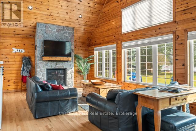 82 Seelys Road, Huntsville, Ontario  P1H 2J3 - Photo 7 - X12333325