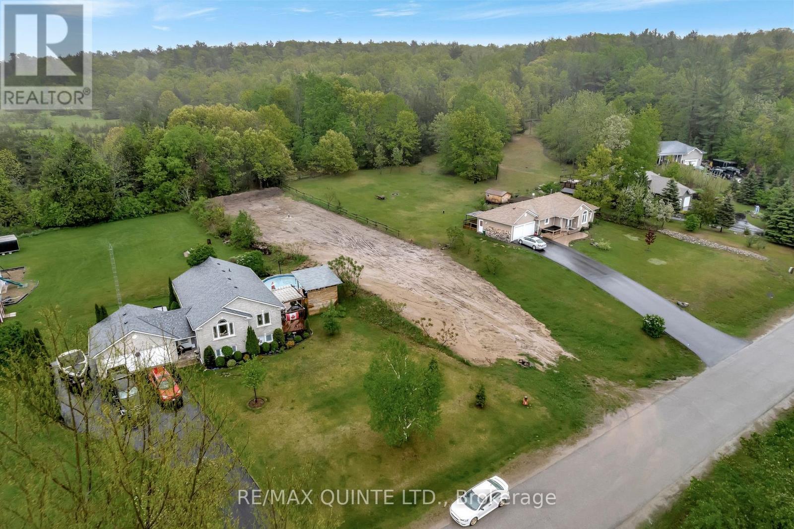 43 Deerfield Drive, Quinte West, Ontario  K0K 2C0 - Photo 13 - X12333353