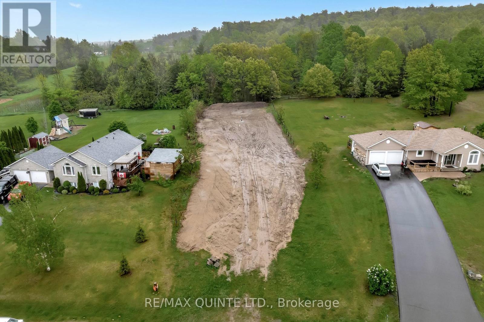 43 Deerfield Drive, Quinte West, Ontario  K0K 2C0 - Photo 14 - X12333353