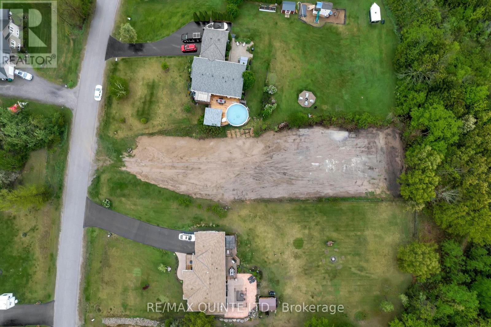 43 Deerfield Drive, Quinte West, Ontario  K0K 2C0 - Photo 2 - X12333353