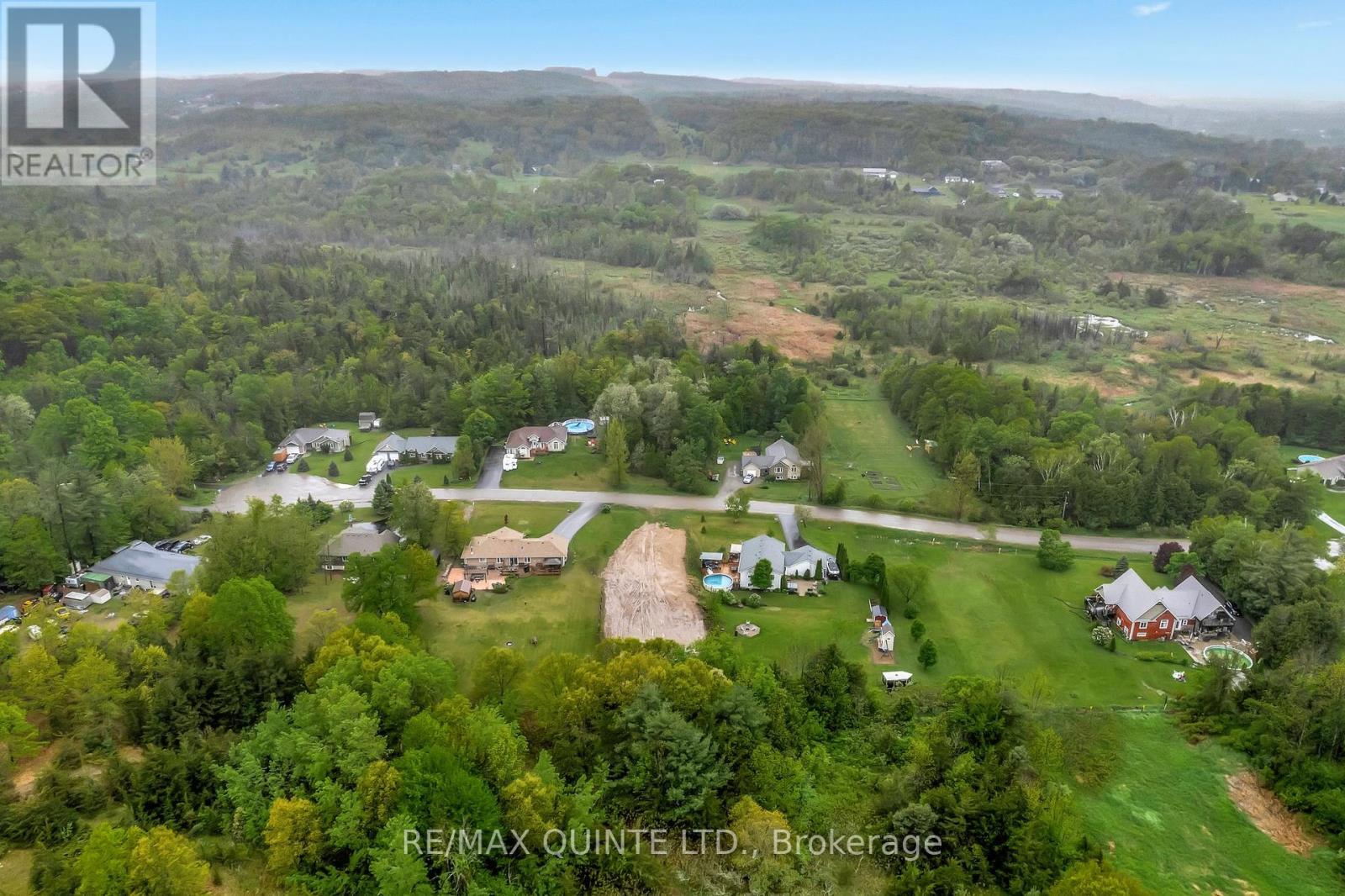 43 Deerfield Drive, Quinte West, Ontario  K0K 2C0 - Photo 8 - X12333353