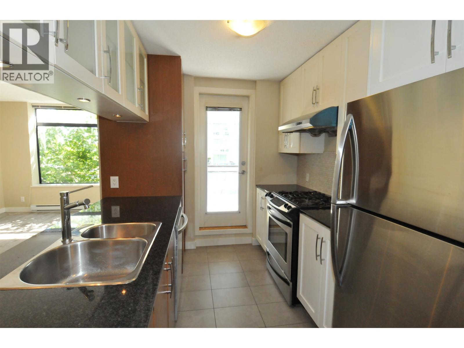 Listing Picture 11 of 18 : 606 6351 BUSWELL STREET, Richmond / 烈治文 - 魯藝地產 Yvonne Lu Group - MLS Medallion Club Member