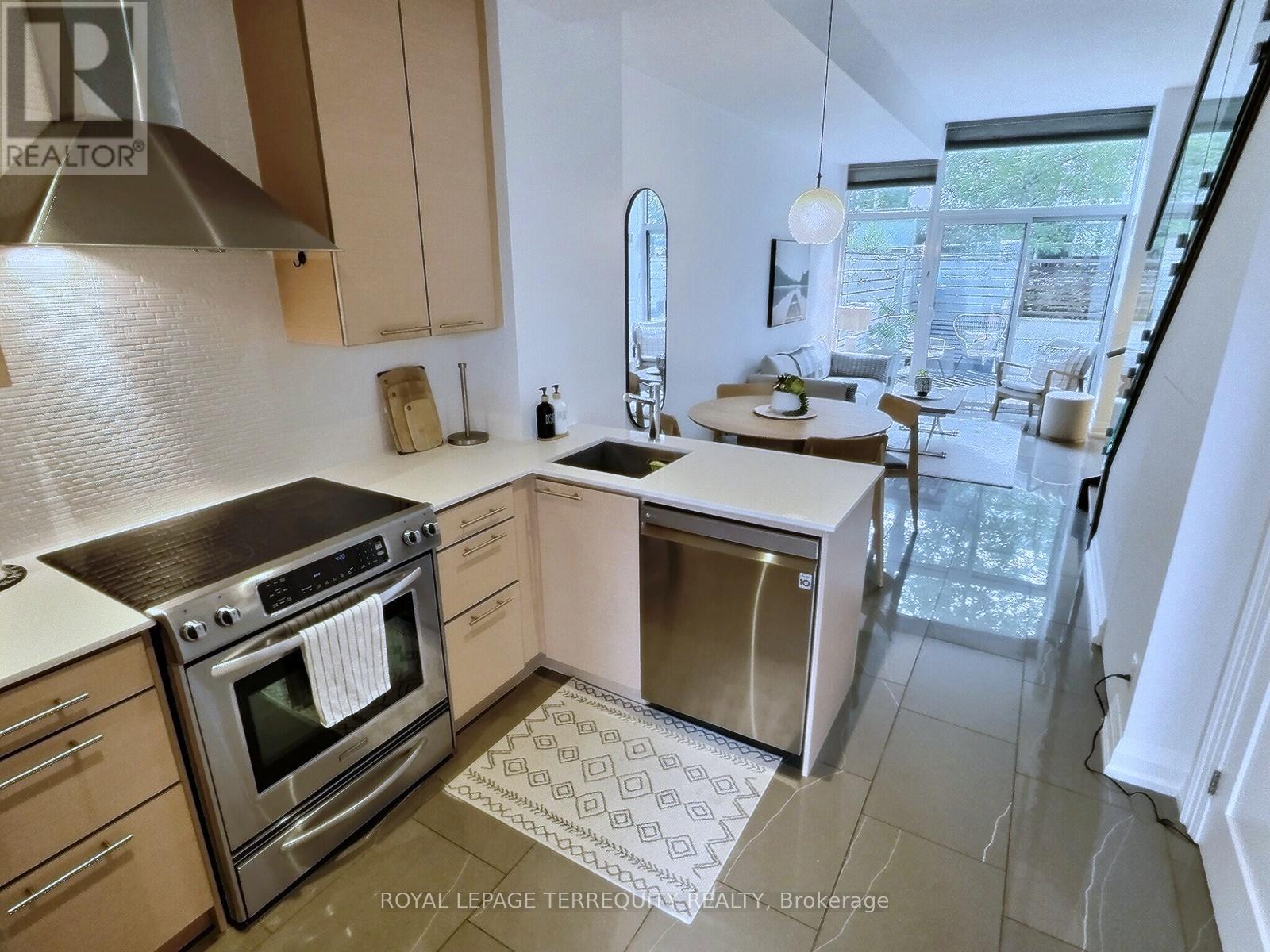 Property at 616 - 3 MARKET STREET image 1