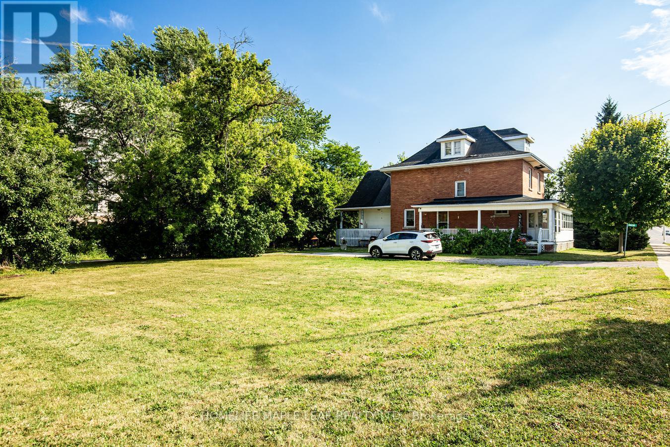 6830 Main Street W, Milton (Sc Scott), Ontario  L9T 7Z4 - Photo 9 - W12331408