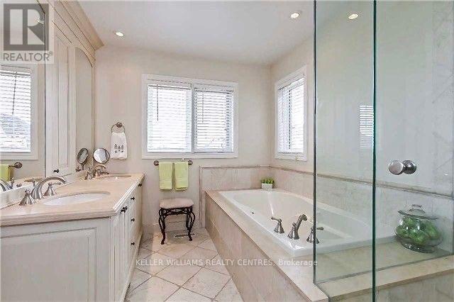 2113 Pinevalley Crescent, Oakville, Ontario  L6H 6L8 - Photo 11 - W12333135