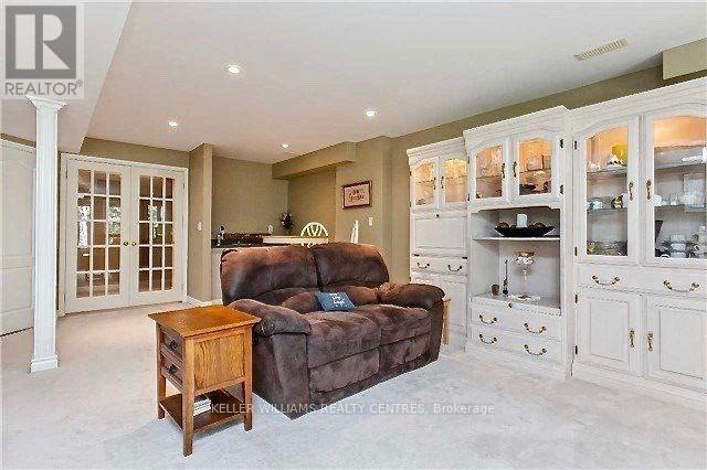 2113 Pinevalley Crescent, Oakville, Ontario  L6H 6L8 - Photo 16 - W12333135