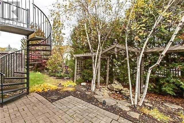 2113 Pinevalley Crescent, Oakville, Ontario  L6H 6L8 - Photo 20 - W12333135